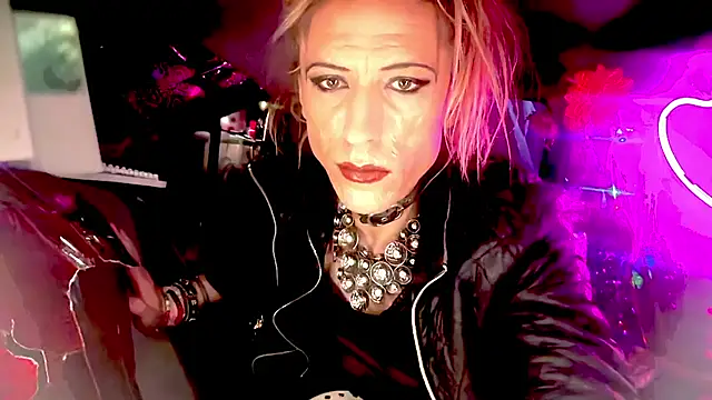 TgirlBrat online show from 5, 6, 2026