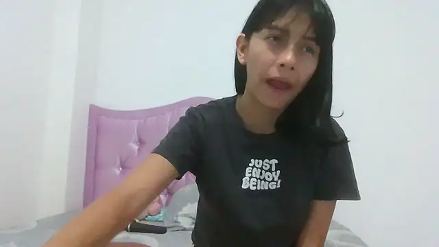 xoxo anny online show from 4, 7, 2026