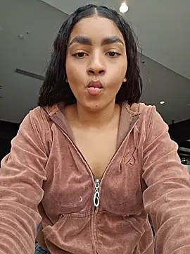 Snapshot of Milu_Luthor chatting on 4, 5, 2026 Milu Luthor online show from 4, 5, 2026