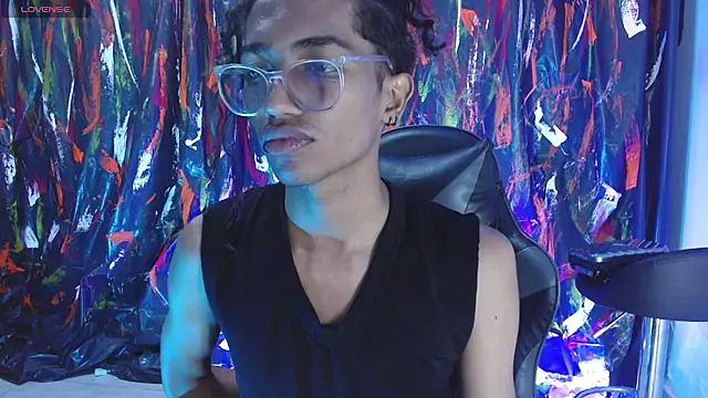 triiangel latinboy online show from 29, 5, 2026
