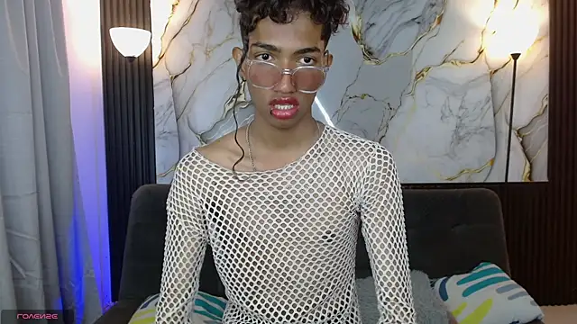 triiangel latinboy online show from 11, 5, 2026