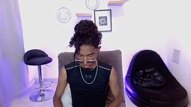triiangel latinboy online show from 16, 5, 2026