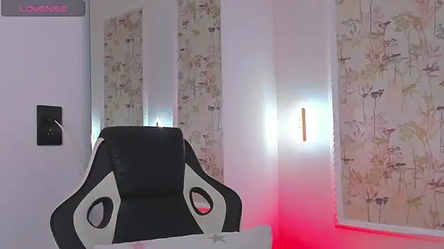 liiliie petite online show from 5, 5, 2026