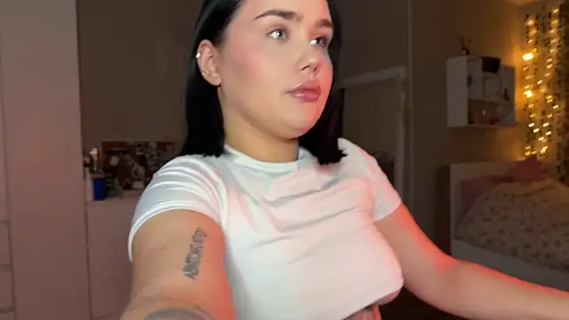 lola raze online show from 26, 6, 2026