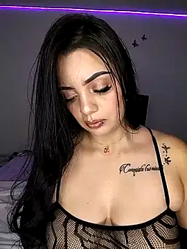 Luna scarllet8 online show from 4, 6, 2026