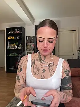 liloutatoou online show from 14, 4, 2026