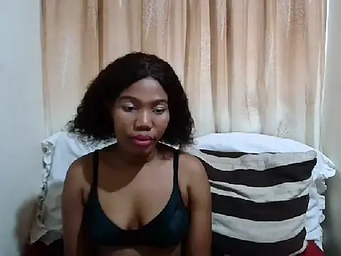 Snapshot of EbonyDream00 chatting on 14, 4, 2026 EbonyDream00 online show from 14, 4, 2026