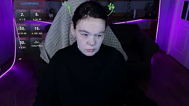 QwertyAnnie Lbo online show from 23, 4, 2026
