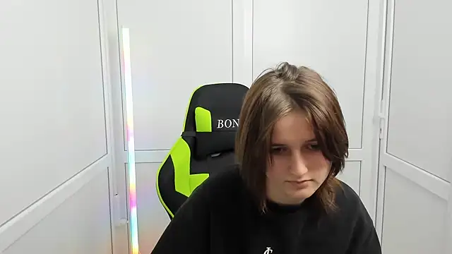 GoldenKiss online show from 12, 4, 2026