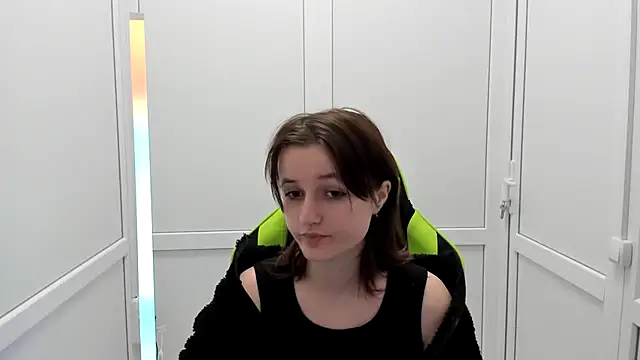 GoldenKiss online show from 13, 4, 2026