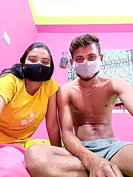 Hot-Couple4 online show from 13, 4, 2026