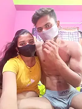 Hot-Couple4 online show from 18, 4, 2026