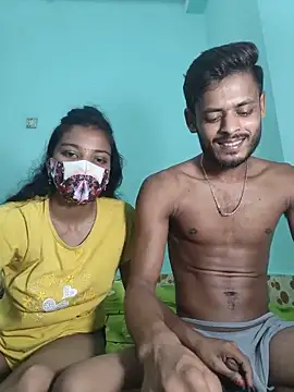 Hot-Couple4 online show from 20, 5, 2026