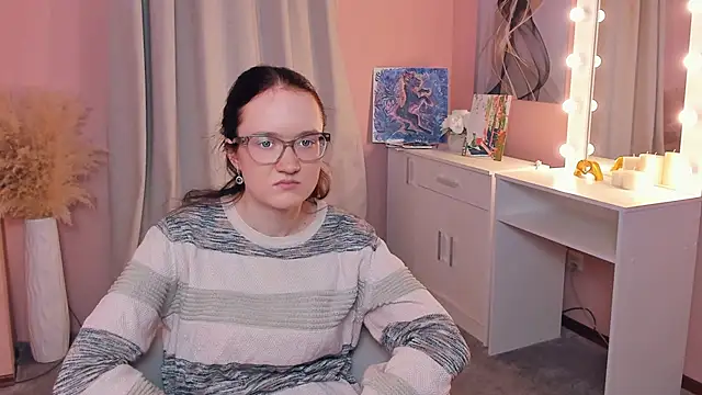 ErmaCurlis online show from 11, 4, 2026