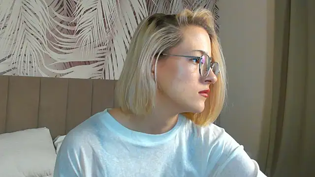 Lizzyvega online show from 16, 4, 2026