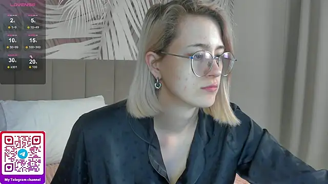 Lizzyvega online show from 25, 5, 2026