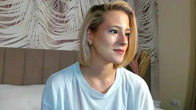 Lizzyvega online show from 17, 4, 2026