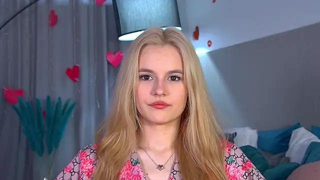 LeaLamour online show from 18, 4, 2026