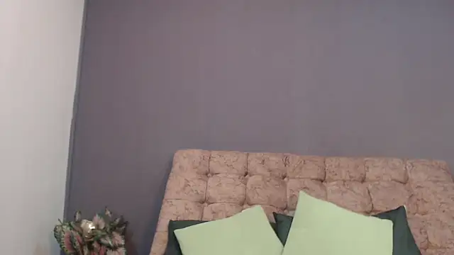 SalomeMartinez  online show from 20, 5, 2026