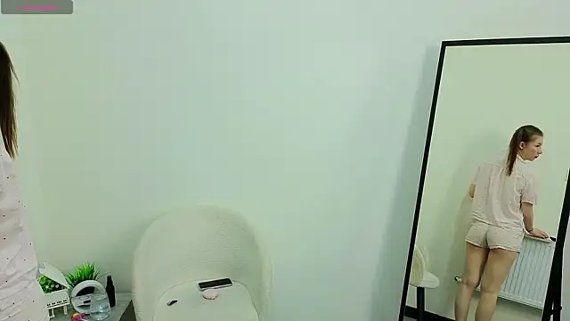 SoftBlushBaby online show from 11, 4, 2026