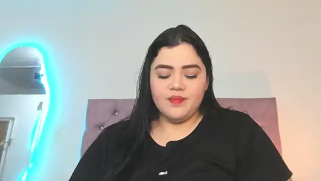 laurenlaine online show from 7, 6, 2026