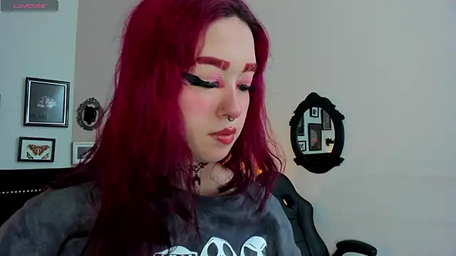 Snapshot of Leah_cherry chatting on 16, 6, 2026 Leah cherry online show from 16, 6, 2026