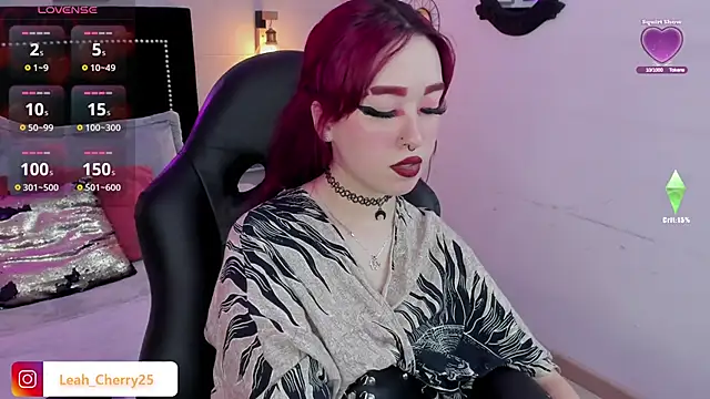 Snapshot of Leah_cherry chatting on 19, 6, 2026 Leah cherry online show from 19, 6, 2026