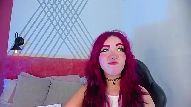 Snapshot of Leah_cherry chatting on 11, 6, 2026 Leah cherry online show from 11, 6, 2026
