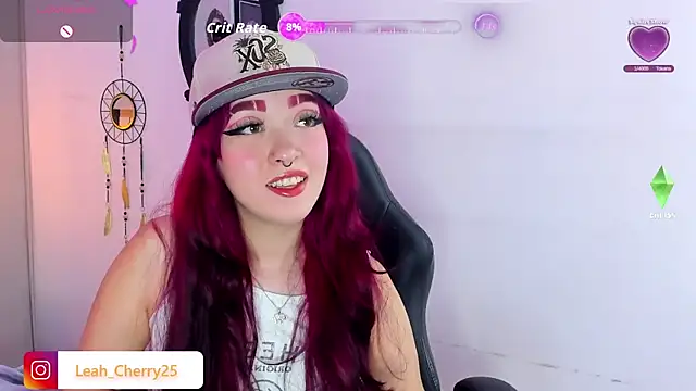 Snapshot of Leah_cherry chatting on 8, 7, 2026 Leah cherry online show from 8, 7, 2026