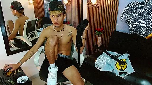 Skinny cute Alyer online show from 25, 6, 2026