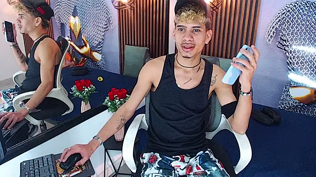Skinny cute Alyer online show from 28, 5, 2026