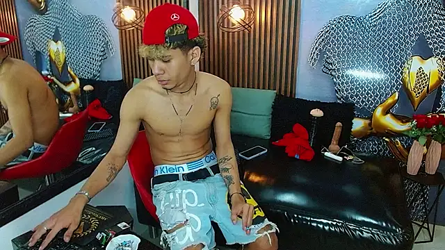 Skinny cute Alyer online show from 12, 7, 2026