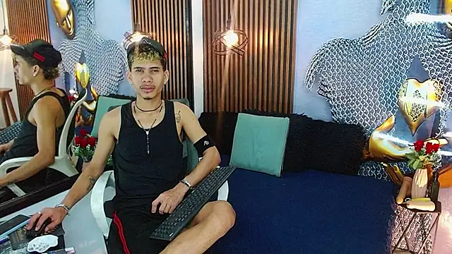 Skinny cute Alyer online show from 30, 5, 2026