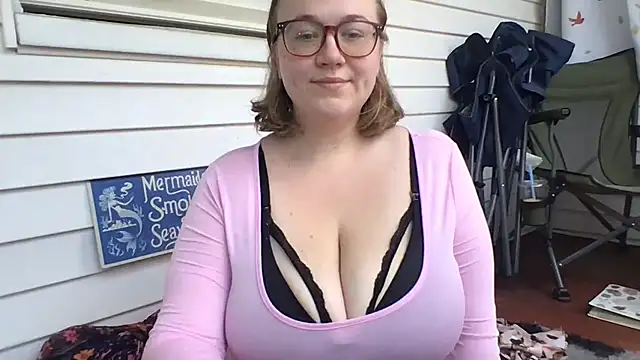 Snapshot of Kenzibb3 chatting on 8, 7, 2026 Kenzibb3 online show from 8, 7, 2026