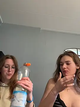 SweetNatalie699 online show from 10, 4, 2026