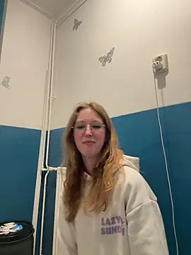 SweetNatalie699 online show from 9, 4, 2026