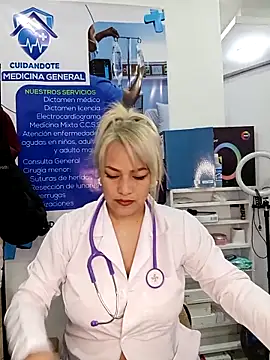 Snapshot of LUISA__07 chatting on 6, 5, 2026 LUISA 07 online show from 6, 5, 2026