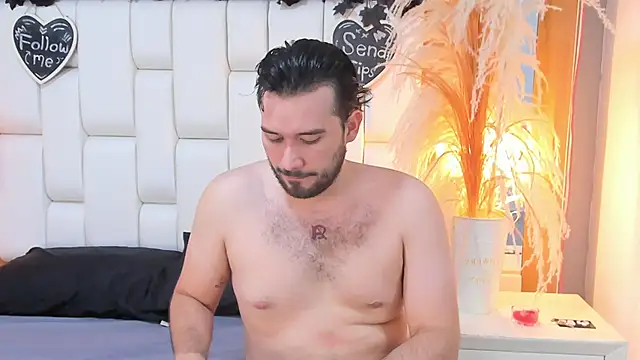 Snapshot of AdrianSith chatting on 10, 4, 2026 AdrianSith online show from 10, 4, 2026