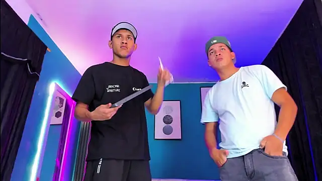  HotWildwolves online show from 9, 4, 2026