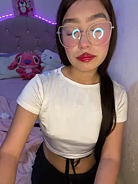 Snapshot of Miakittyyy chatting on 1, 6, 2026 Miakittyyy online show from 1, 6, 2026