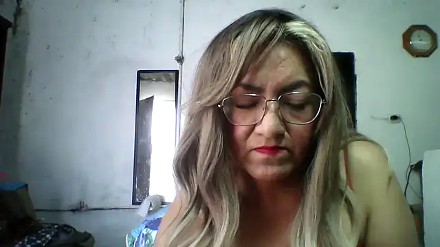 Snapshot of Mich76 chatting on 24, 4, 2026 Mich76 online show from 24, 4, 2026