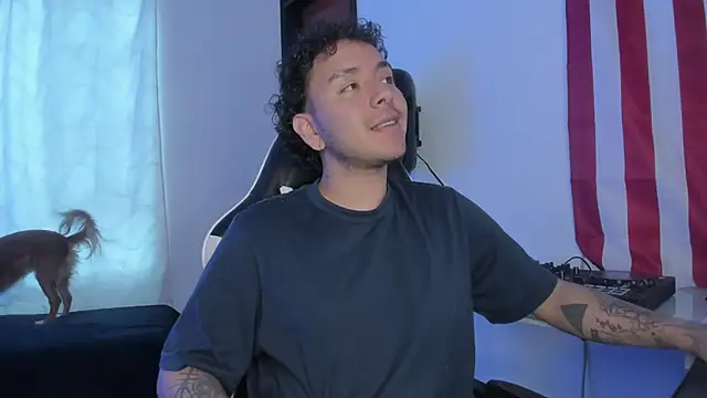 Snapshot of alexmontesco chatting on 10, 4, 2026 alexmontesco online show from 10, 4, 2026