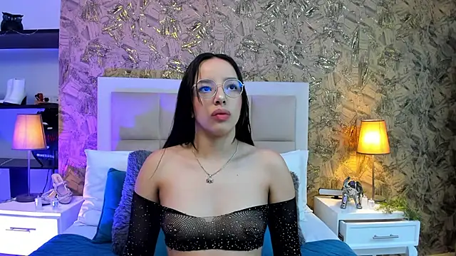 Snapshot of ValkyriaSteel chatting on 13, 6, 2026 ValkyriaSteel online show from 13, 6, 2026