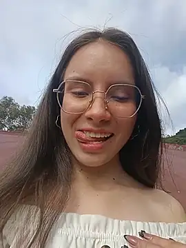 Lilith0423 online show from 25, 5, 2026