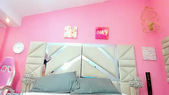 Snapshot of luna_hix chatting on 23, 4, 2026 luna hix online show from 23, 4, 2026