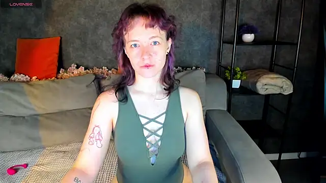 Snapshot of Ricki_Bloom chatting on 19, 7, 2026 Ricki Bloom online show from 19, 7, 2026