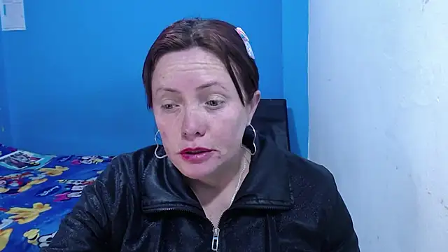 Snapshot of carolinhe26 chatting on 9, 7, 2026 carolinhe26 online show from 9, 7, 2026