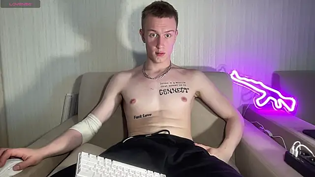 Snapshot of Travis_Gracile chatting on 15, 6, 2026 Travis Gracile online show from 15, 6, 2026