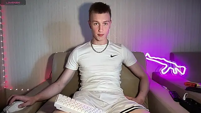 Snapshot of Travis_Gracile chatting on 18, 6, 2026 Travis Gracile online show from 18, 6, 2026