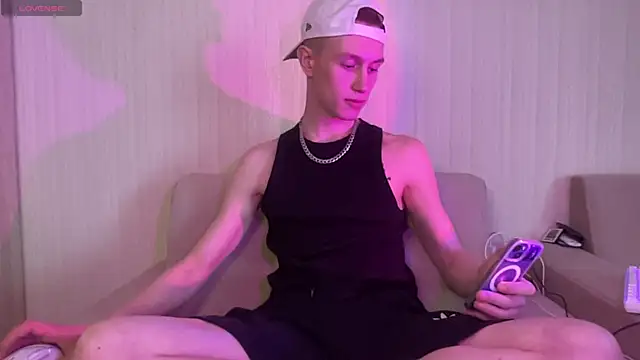 Travis Gracile online show from 19, 4, 2026